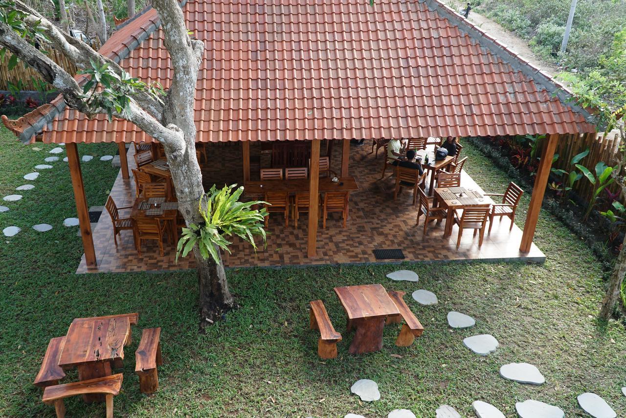 Seno Guesthouse & Cafe Улувату Екстер'єр фото