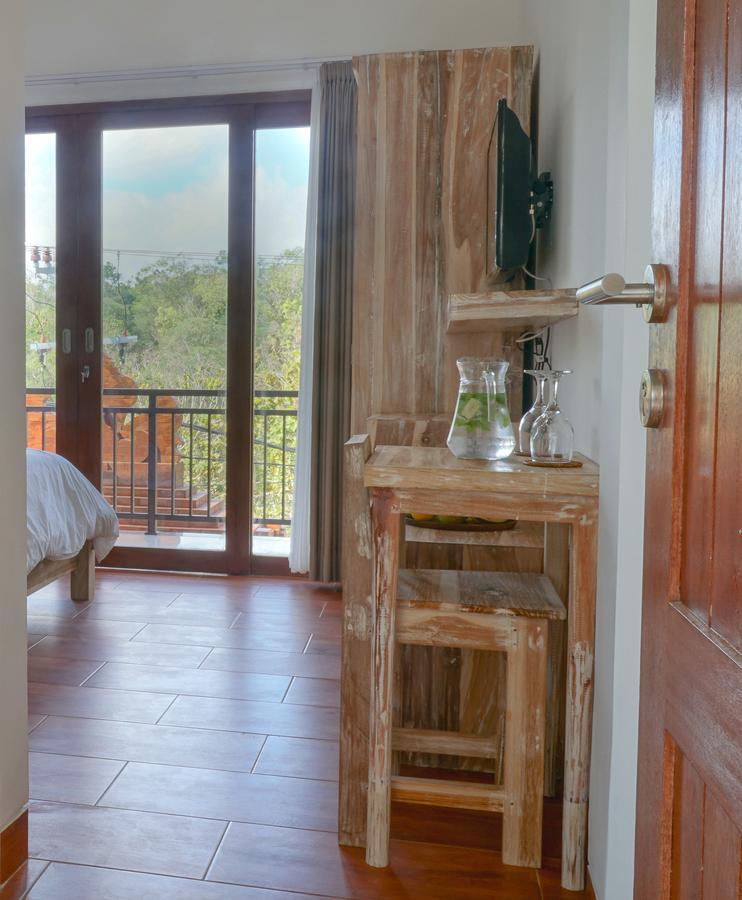 Seno Guesthouse & Cafe Улувату Екстер'єр фото